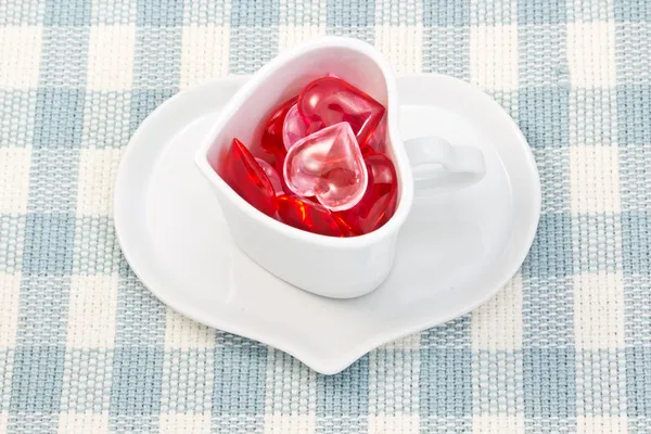 Czerwony i różowy serce i serce kształcie filiżankę — Zdjęcie stockowe