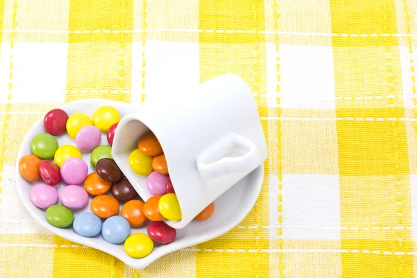 Cioccolato colorato e tazza di caffè — Foto Stock