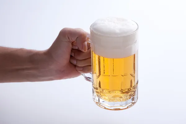 bira bardağı döktü