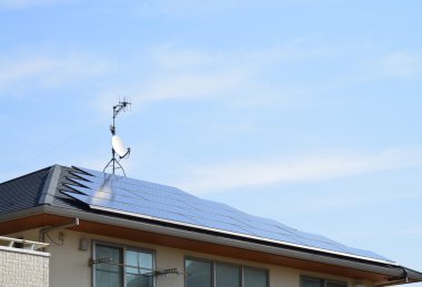 güneş panelleri çatı yüklü