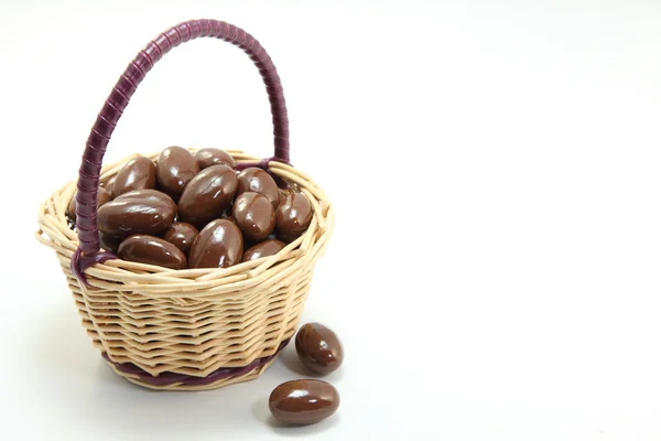 巧克力与一篮子 — 图库照片