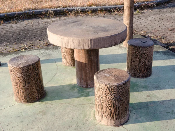 Panchina e tavolo del parco — Foto Stock