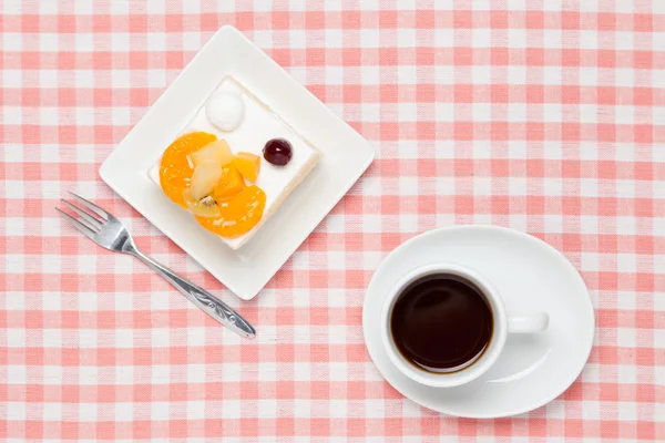 Fruits cake and coffee — Stock Photo, Image