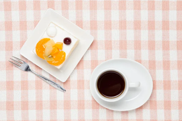 Fruits cake and coffee — Stock Photo, Image