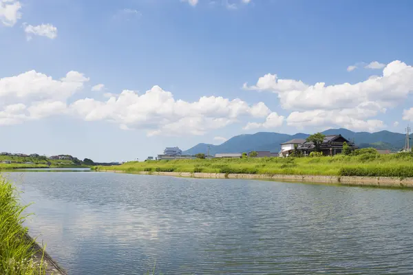 夏季的天空和河 — 图库照片