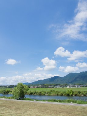 Yaz göğün ve nehir