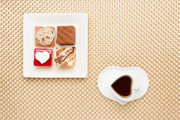 Кофе и пирожные — стоковое фото