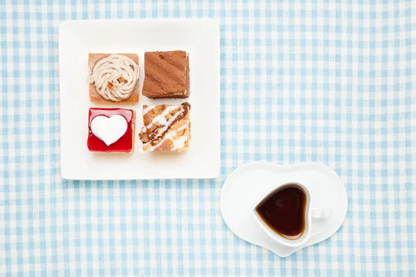 Café et petits gâteaux — Photo