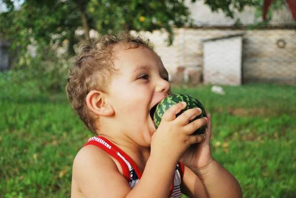 Now, I'll eat you — Stock Photo, Image