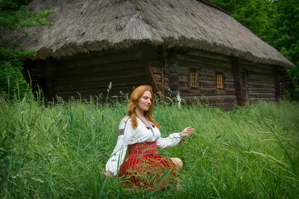 Summer Girl Authentic Ukrainian National Costume Wreath Poses Backdrop Hut — Stock Photo, Image