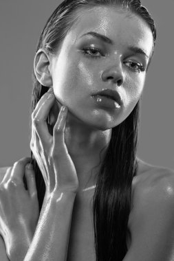 güzel bir kız petrol