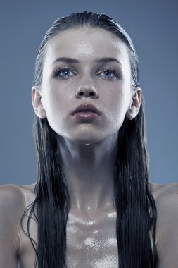 güzel bir kız petrol