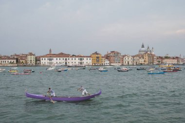 Venedik, İtalya - 21 Temmuz 2019: Venedik, İtalya 'da yıllık Kurtarıcı Ziyafeti tekne yarışı