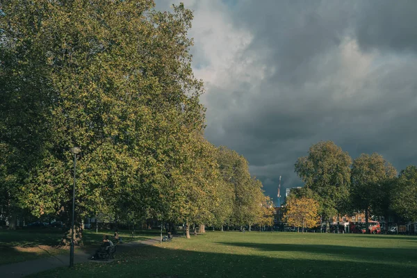 London Vereinigtes Königreich Oktober 2020 Menschen Genießen Nachmittag Eel Brook — Stockfoto