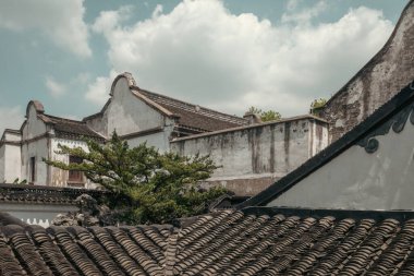 Çin 'in Suzhou kentindeki Lion Grove Garden' da (Shizilin) geleneksel Çin mimarisi