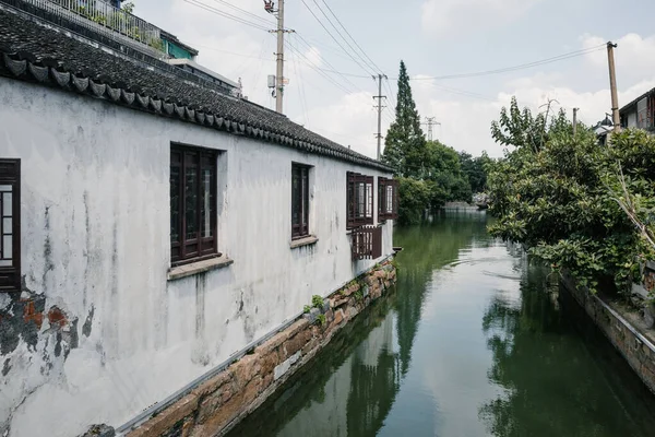 Casas Tradicionais Por Canal Suzhou China — Fotografia de Stock