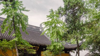 Çin Suzhou 'daki Hanshan Tapınağı' nda (Hanshansi) geleneksel Çin mimarisi