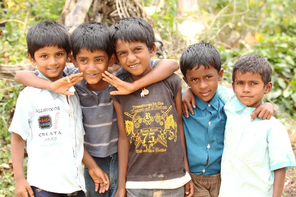 Indiánská vesnice děti — Stock fotografie