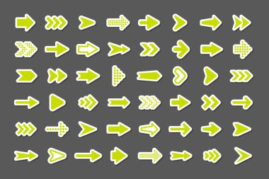 Renkli ok çıkartmaları ayarlandı. Yeşil imleç simgeleri, işaretçiler koleksiyonu. Farklı şekillerde basit oklar. Sonra, ağ işaretleri. Vektör illüstrasyonu.