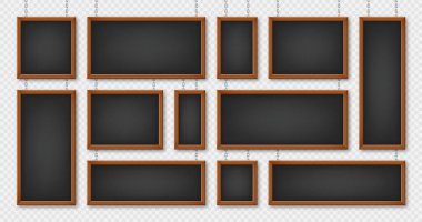 Metal bir zincire asılı tahta çerçevedeki panolar. Restoran menü tahtası. Okul karatahtası, yazı ve çizim için yazı yüzeyi. Boş reklam ya da sunum panoları. Vektör illüstrasyonu.