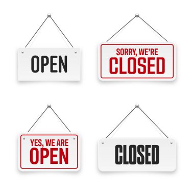 Gerçekçi açık ya da kapalı tabelalar. Kafe, restoran, bar ya da perakende mağazası için klasik kapı tabelası. Duyuru pankartı, iş ya da hizmet için bilgi tabelası. Vektör illüstrasyonu.