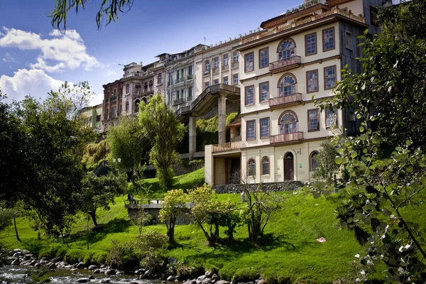Koloni bulding bakan Nehri