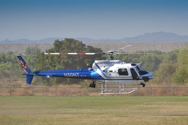 Ontario polisen - eurocopter som 350 b2 — Stockfoto