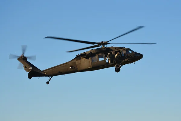 Армія США - Uh-60 чорний яструб — стокове фото