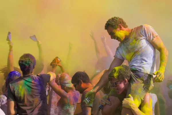 Świętować festiwalu holi kolorów — Zdjęcie stockowe