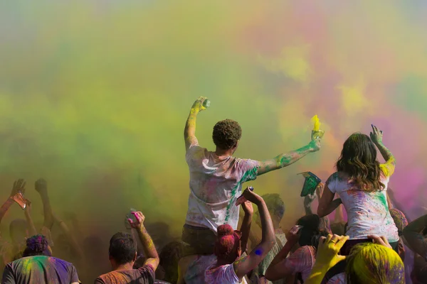 Renk Holi festival kutlamak — Stok fotoğraf