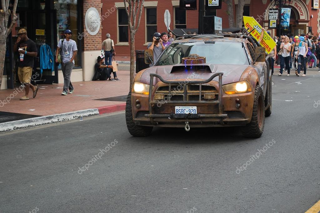 Dodge San Diego >> Nispet Law Kaleci Downtown San Diego Comic Con Sokak Uzerinde Araba Dodge San Diego >> Nispet Law Kaleci Downtown San Diego Comic Con Sokak Uzerinde Araba
