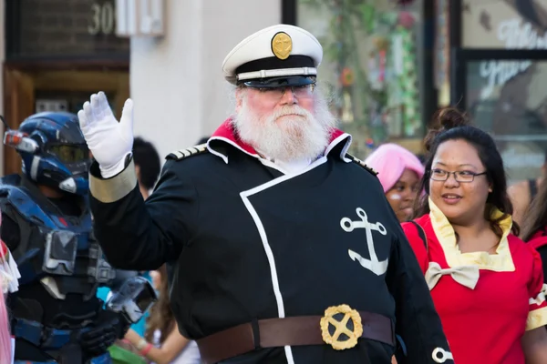 Komische fans in de 73th jaarlijkse nisei week grand parade — Stockfoto