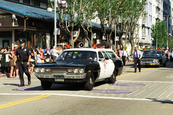 Old police car in the 73th Annual Nisei Week Grand Parade — Stock Photo, Image