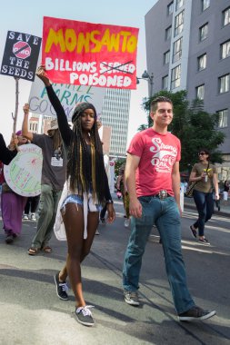 protestocular sokaklarında monsanto corporation karşı yürüdü.