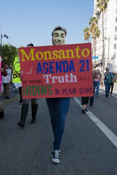 protestocular sokaklarında monsanto corporation karşı yürüdü.