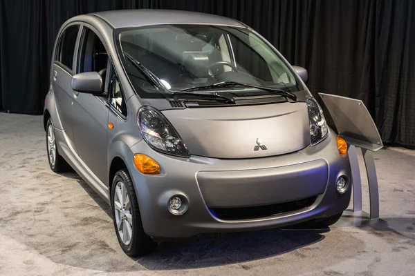 Mitsubishi I-MiEV voiture exposée au Salon de l'auto de LA . — Photo