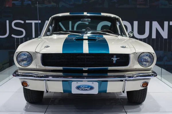 Ford Mustang 1966 Shelby GT350 car on display at the LA Auto Sho — Stock Photo, Image