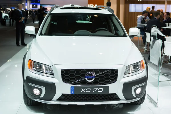 Volvo xc70 auto tentoongesteld op de la autoshow. — Stockfoto
