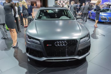 la auto Show'da sergilenen Audi rs 7 araba.