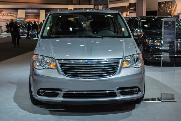 Chrysler T&C Aniverssary Edition car on display at the LA Auto S — Stock Photo, Image