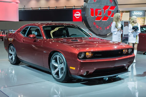 Dodge Challenger carro em exibição no LA Auto Show . — Fotografia de Stock