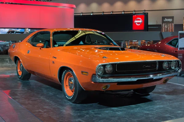 Dodge Challenger RT 383 Magnum coche en exhibición en el LA Auto S — Foto de Stock