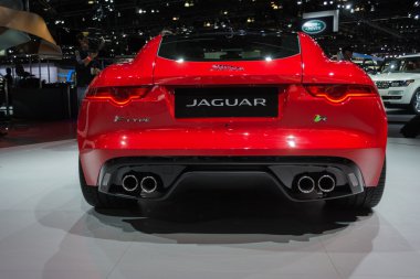 Jaguar f tipi r araba la auto Show'da sergilenen.