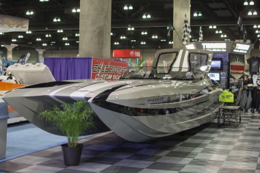 7 Şubat 2014 tarihinde los angeles boat Show'da sergilenen tekne