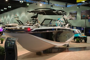7 Şubat 2014 tarihinde los angeles boat Show'da sergilenen tekne