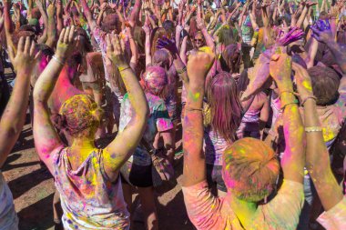 insanlar renk Holi festival kutluyor.