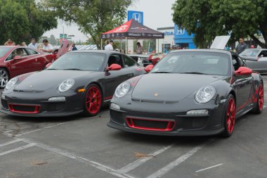 Sergi Pazar itibariyle yıllık olay supercar Porsche ferrari gün