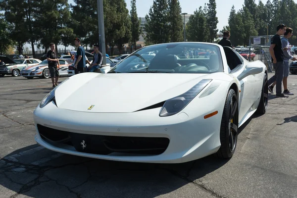 Ferrari em exposição no evento anual Supercar domingo Ferrari Day — Fotografia de Stock