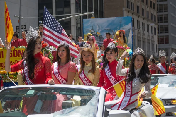 Die Tibeter repräsentierten Tibet im 20. internationalen Kulturkreis. — Stockfoto