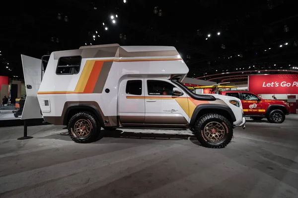 Los Angeles Usa Listopadu 2021 Tacozilla Tacoma Camper Představila Autosalonu — Stock fotografie